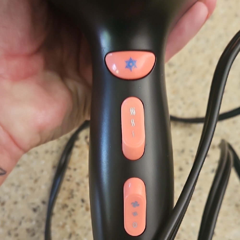Remington Ionic Ceramic Hair Dryer - Picture 2 of 3